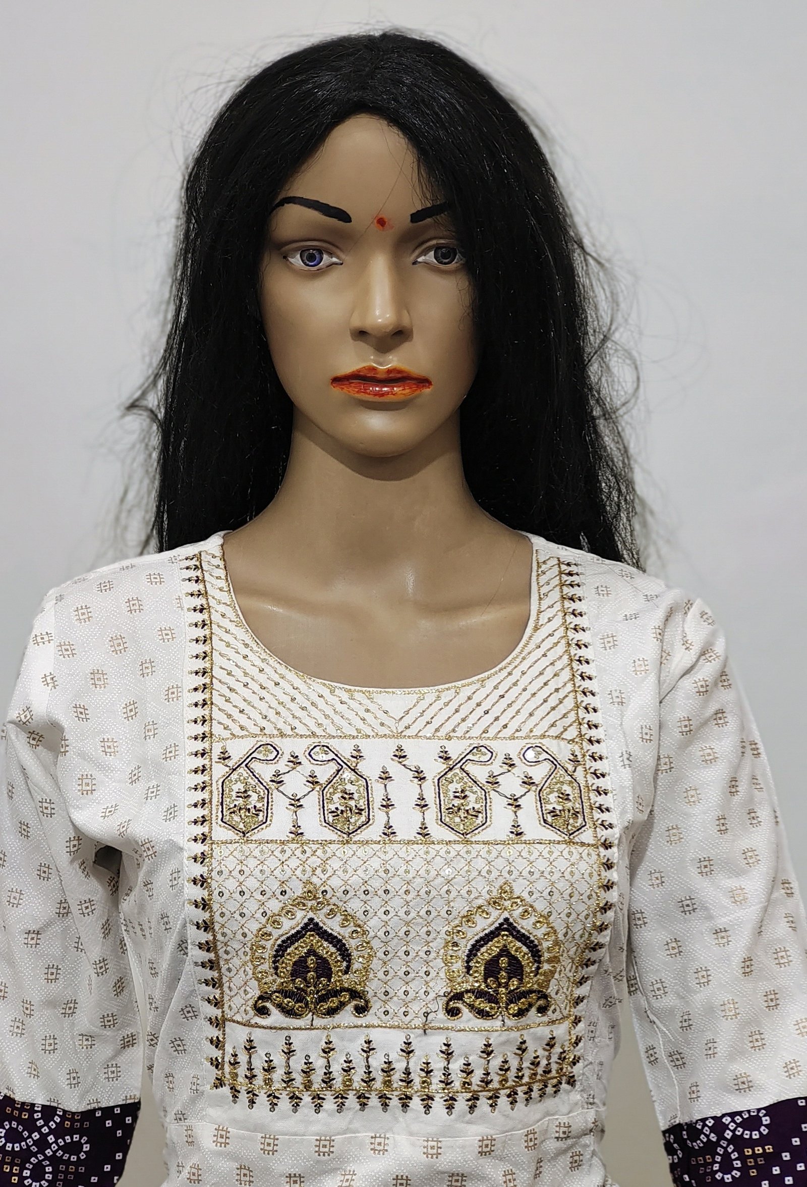 Sequince Neck