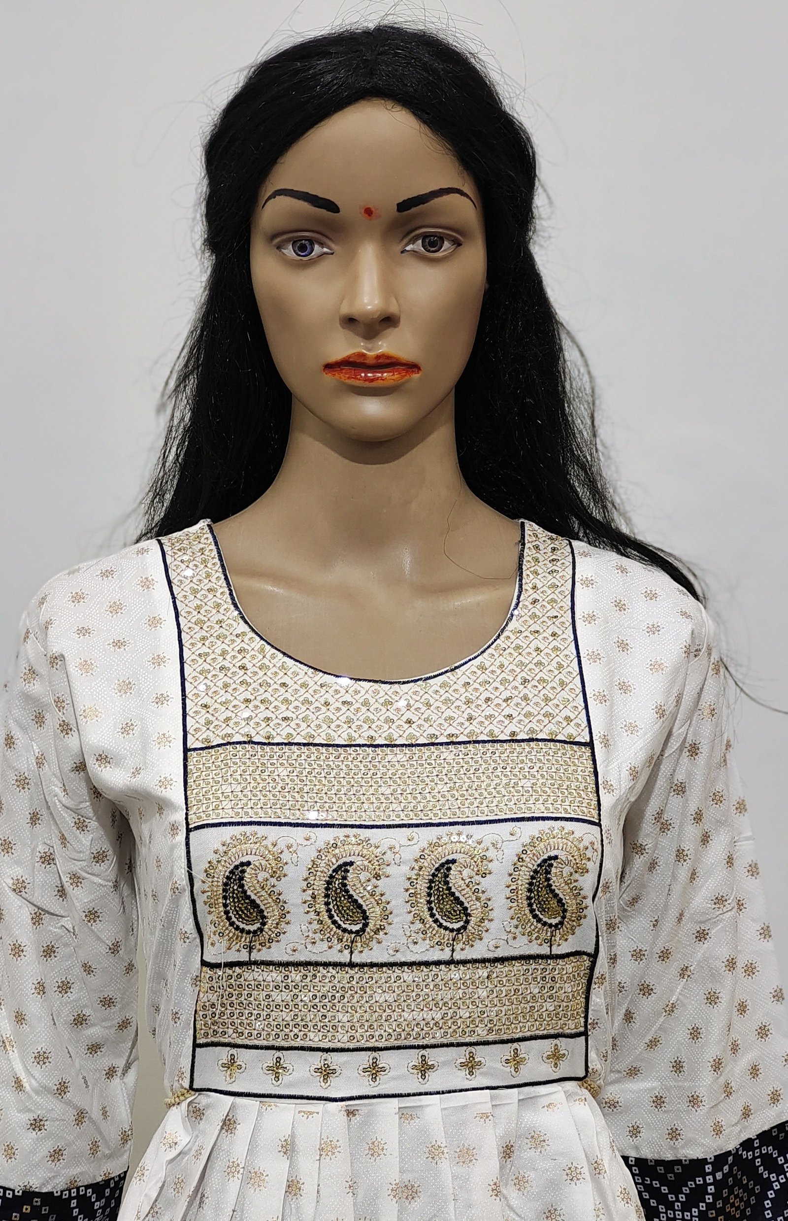 Sequince Neck