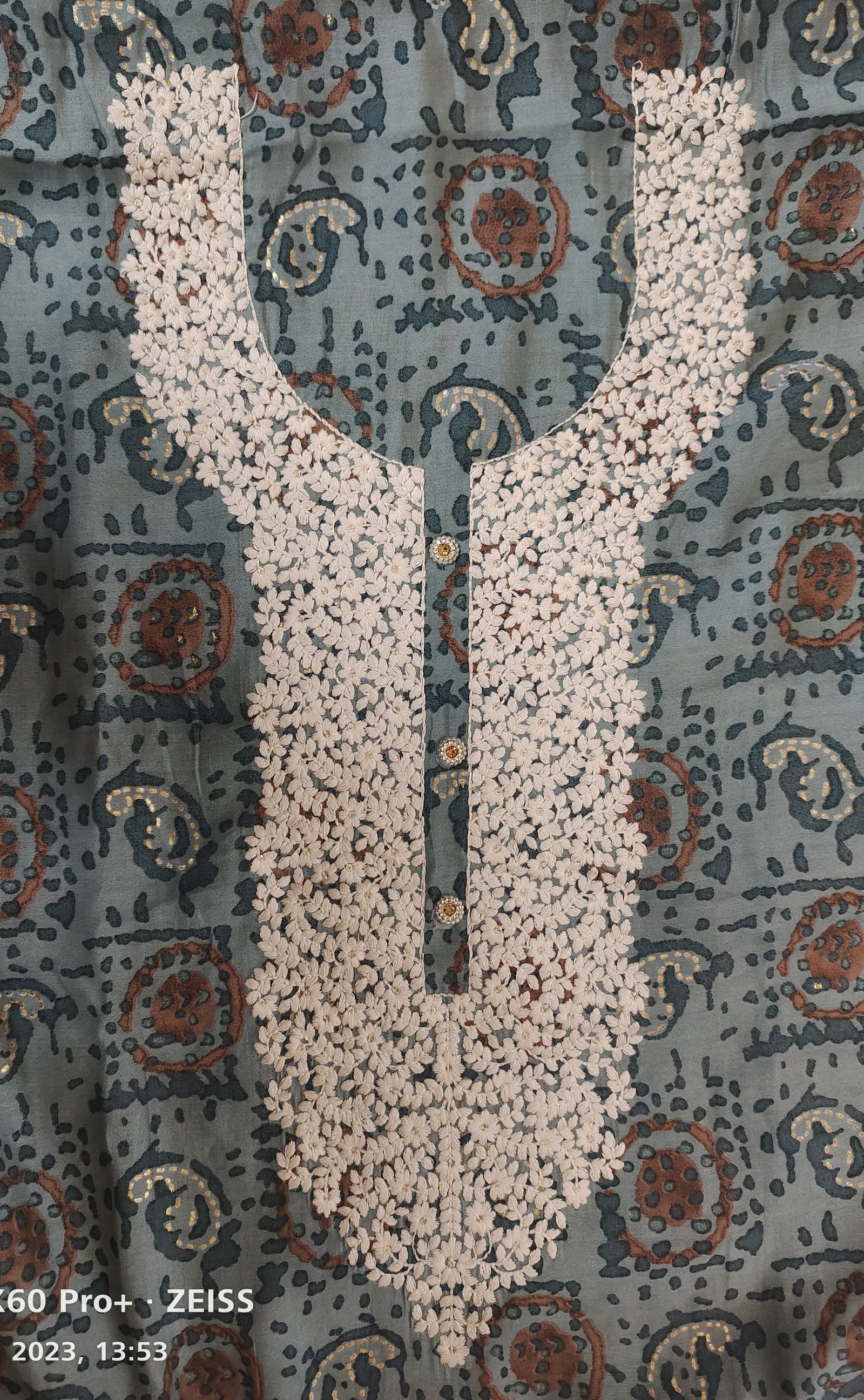 Sequince Neck