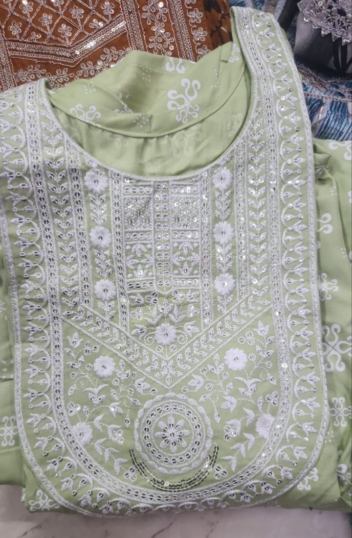 Sequince Neck