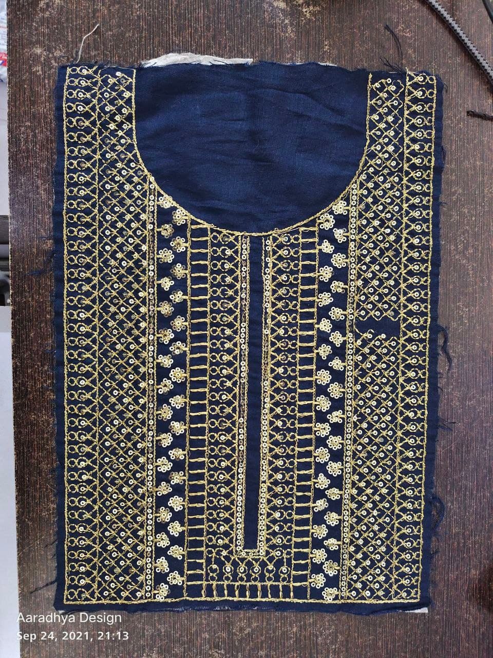 sequince tabala neck