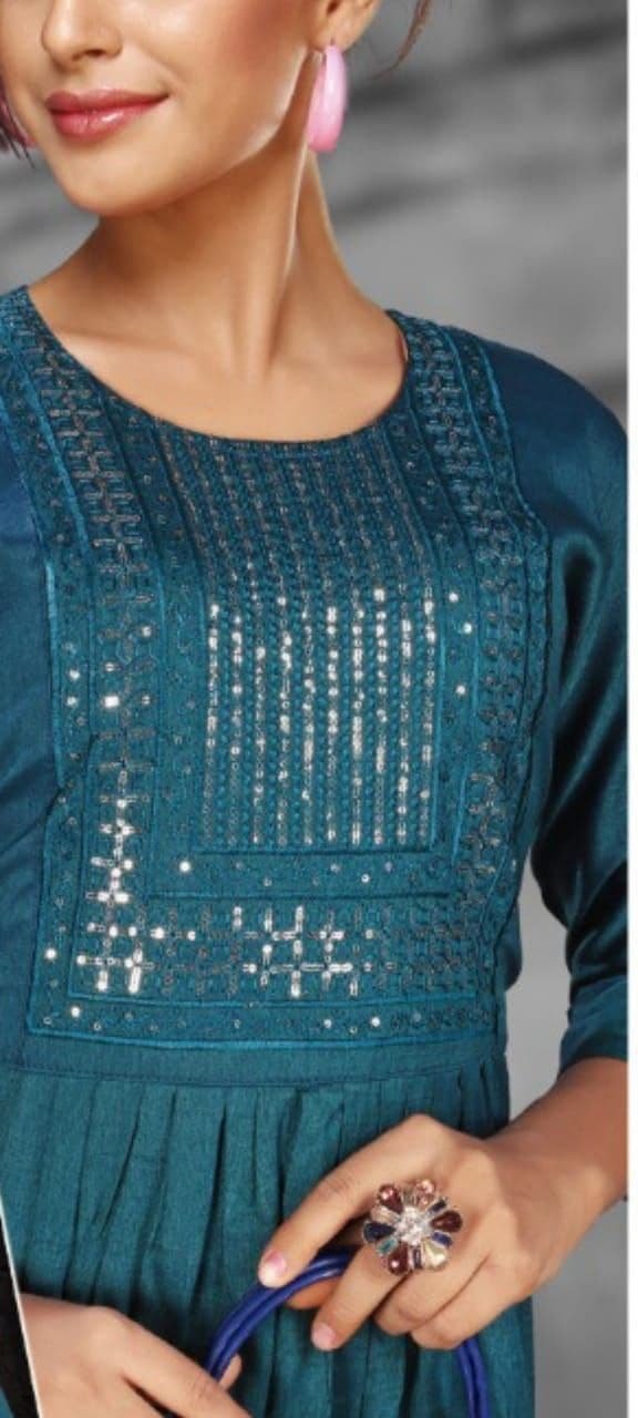 Sequince Neck