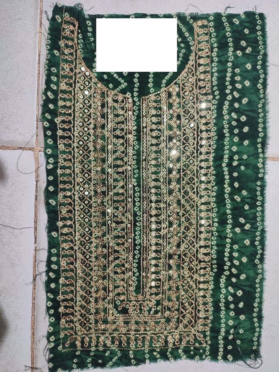 Sequince Neck